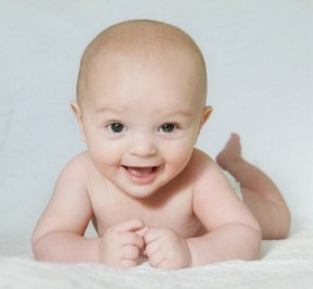 happy-baby-tummy-time