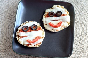 mummy-halloween-pizzas