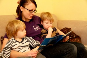 5 Preguntas que debes hacer antes de elegir una persona que cuide a tu hijo